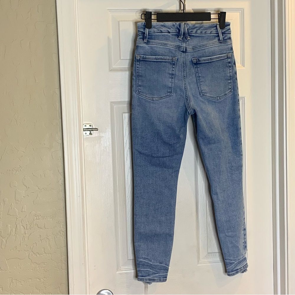 Good American Good Waist Cropped Skinny Jeans Raw Hem Size 4 - Picture 4 of 9